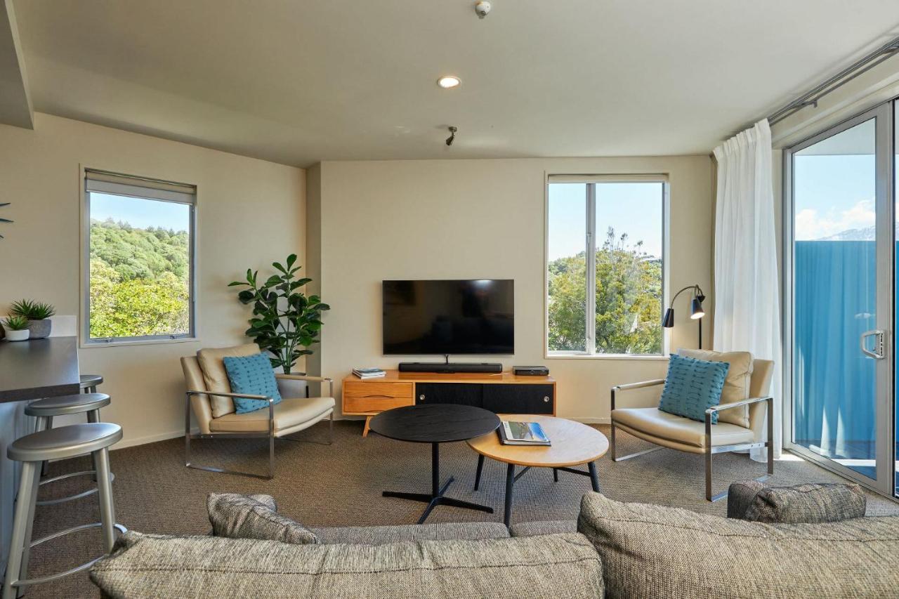 Waves On The Esplanade Apartment Kaikoura Bagian luar foto