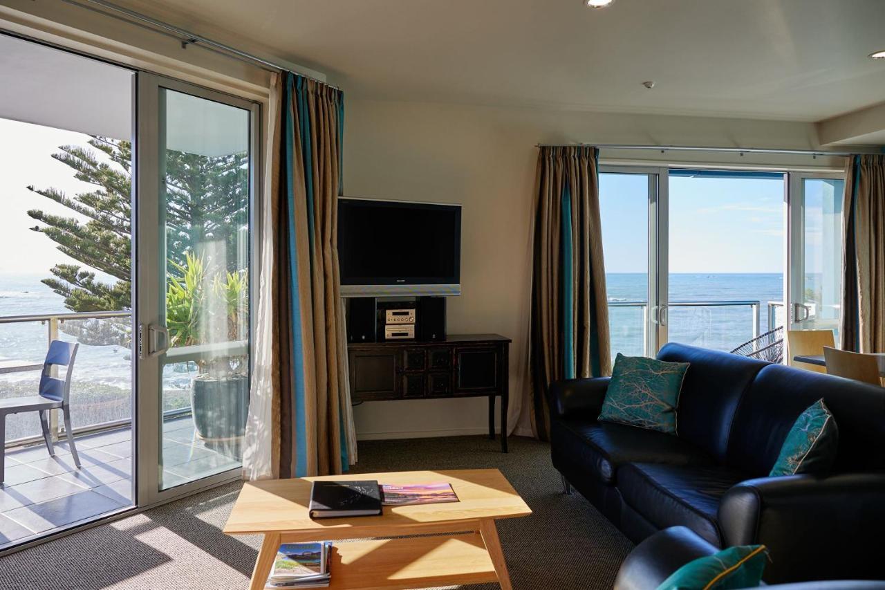Waves On The Esplanade Apartment Kaikoura Bagian luar foto